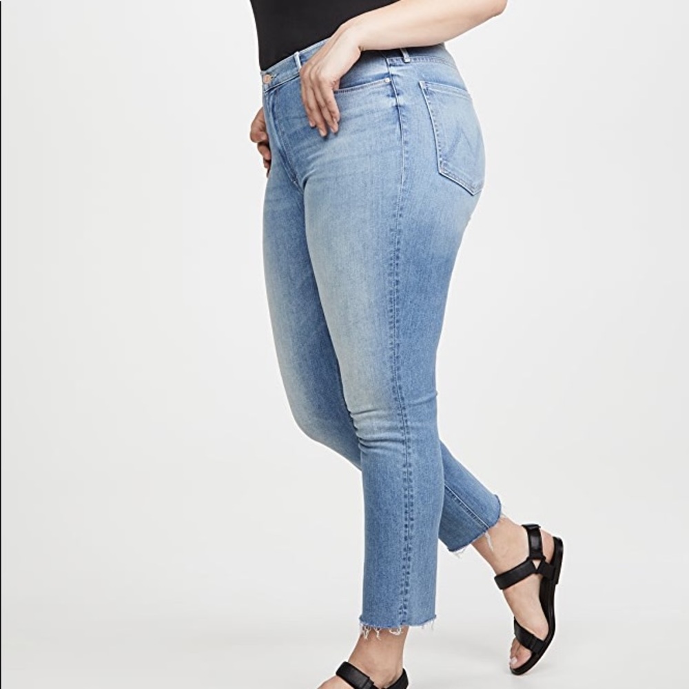 MOTHER Denim Dazzler Ankle Fray